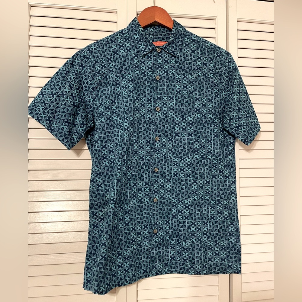 Blue Tori Richard’s aloha shirt